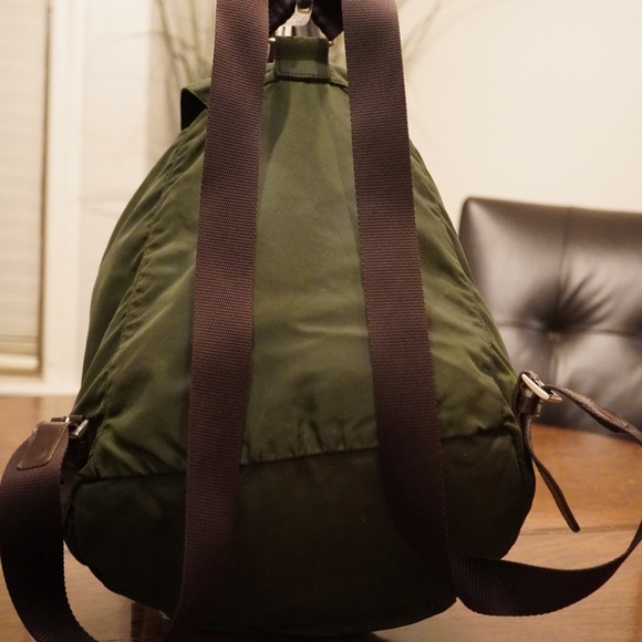 Prada authentic dark green nylon backpack - Picture 3 of 7